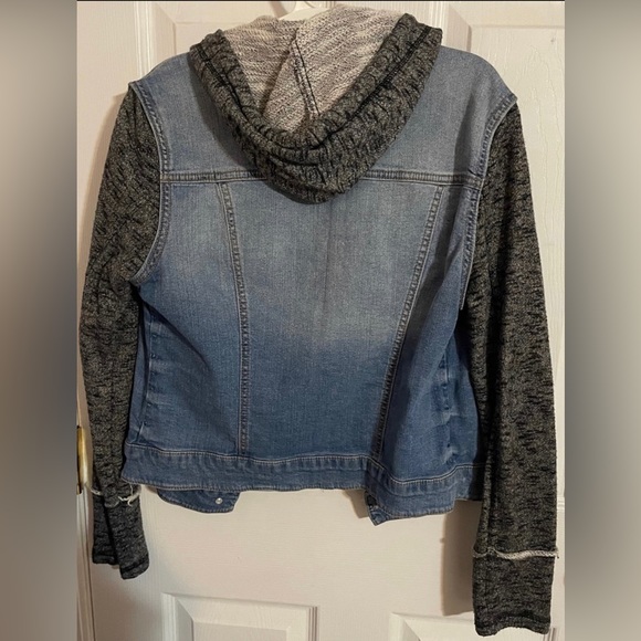 Jean Jacket - Picture 2 of 7